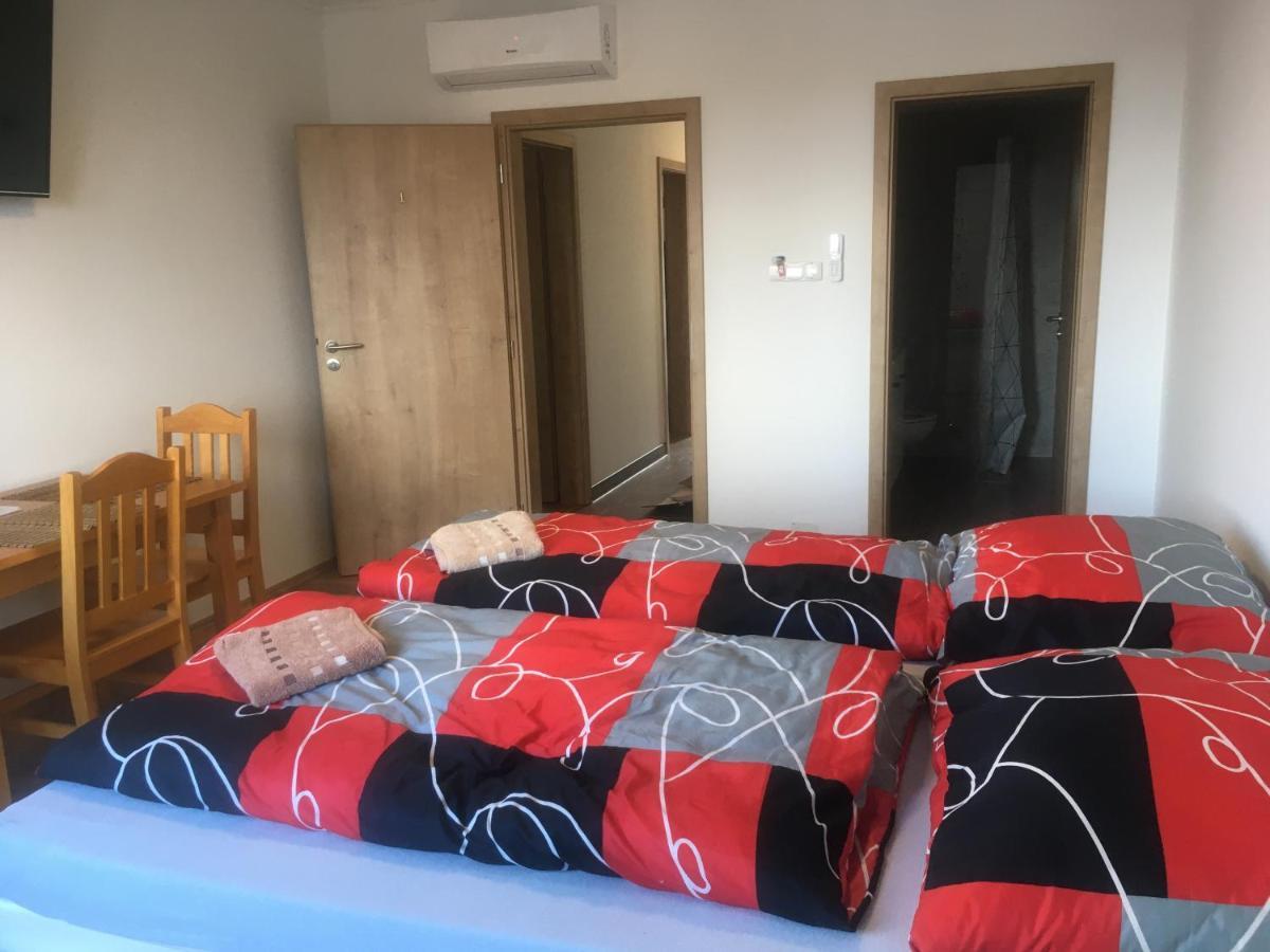 Ubytování Pod Mezu Hlohovec Esterno foto
